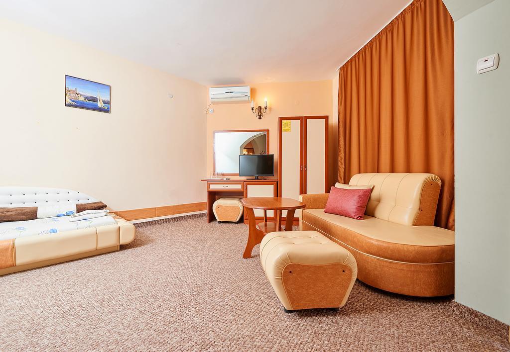 Peneka Hotel Ahyolu Dış mekan fotoğraf