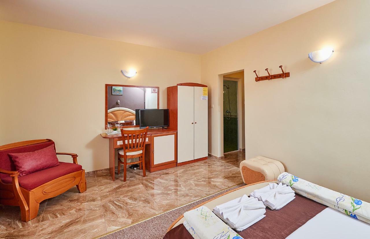 Peneka Hotel Ahyolu Dış mekan fotoğraf